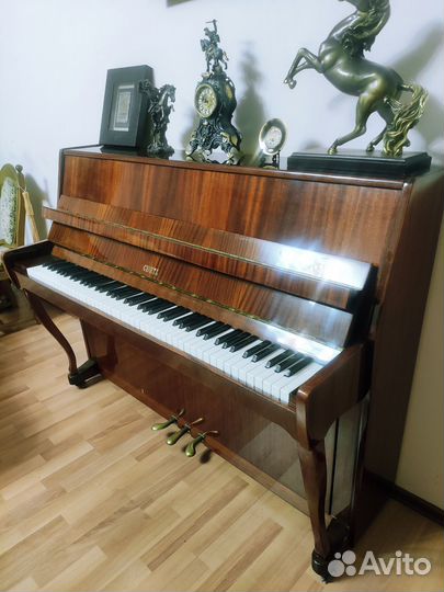 Пианино Сюита с модератором