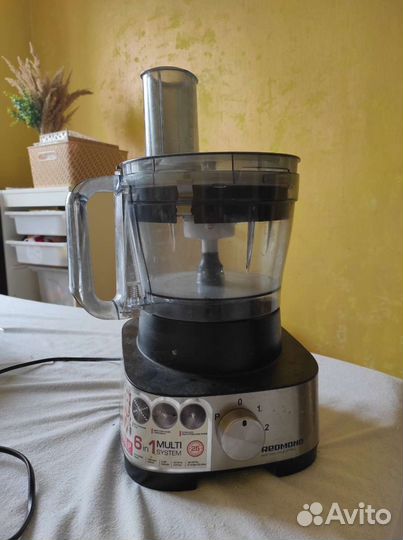 Кухонный комбайн redmond