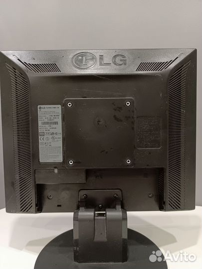 Монитор LG Flatron L1750SQ