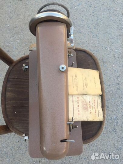 Швейная машина 