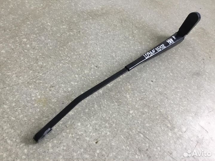 Поводок стеклоочистителя передний правый Renault L