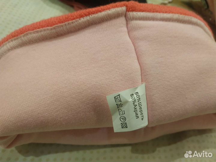 Много шапок для девочки