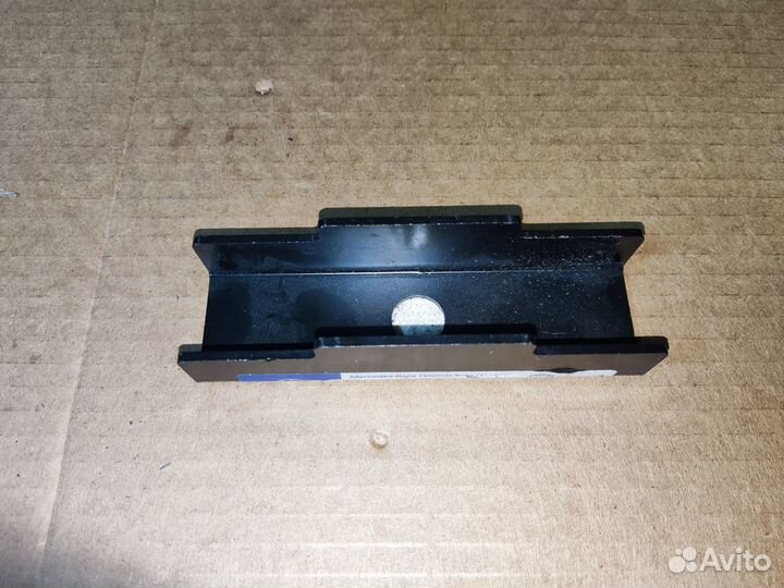 Держатель крепления запасного колеса a6388981014