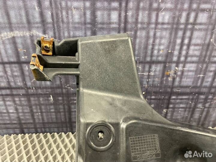 Крепление бампера заднее левое Audi Allroad C5 BES