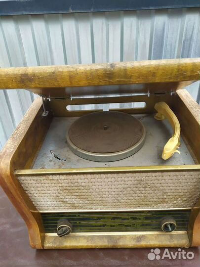 Ламповая радиола Рекорд 61