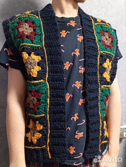 Жилет вязаный