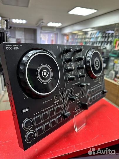 DJ Пульт Pioneer DDJ-200