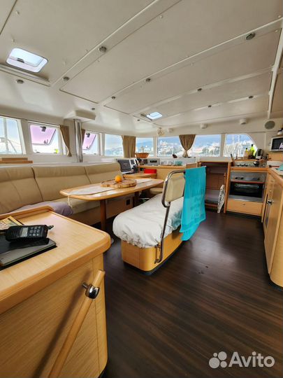 Морские прогулки яхта