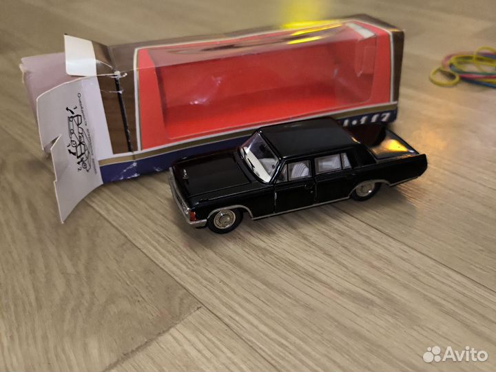 Модель автомобиля 1/43