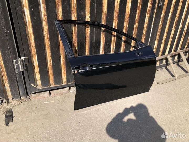 Передний правый дверь Тойота Камри 2018-2022