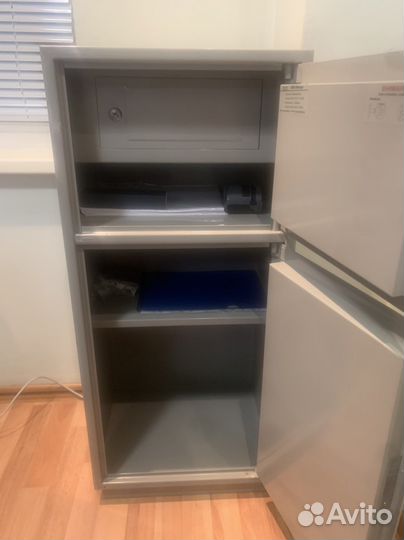 Сейф металлический офисный