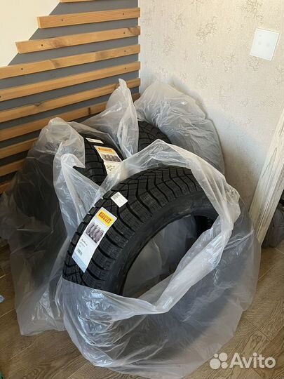 Pirelli Winter Ice Zero 225/60 R18 104T