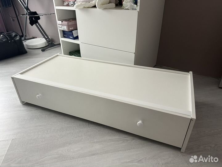 Детская кроватка с универсальным маятником