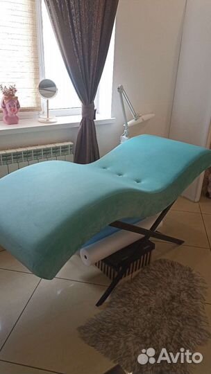 Анатомическая кушетка для наращивания ресниц