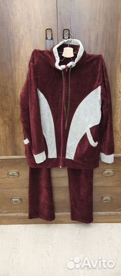 Спортивный костюм женский