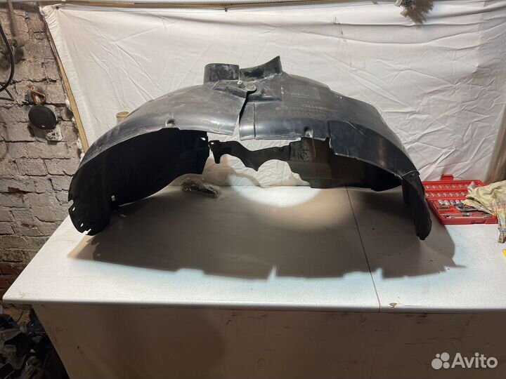 Передний правый подкрылок Range Rover Evoque L538