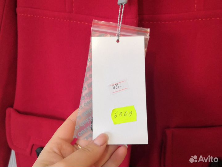 Пальто новое, 36-38 размер