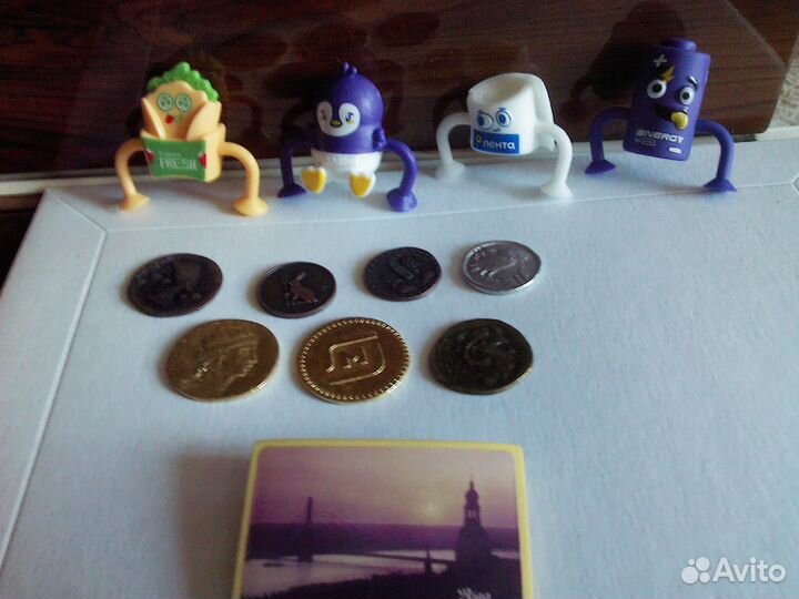 Карточки Гадкий Я,Пингвины, фишки,смурфики