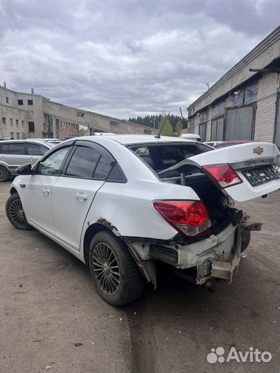 В разборе Chevrolet Cruze