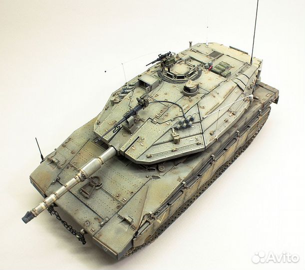 Модель танка Merkava Mk. IV LIC с футляром