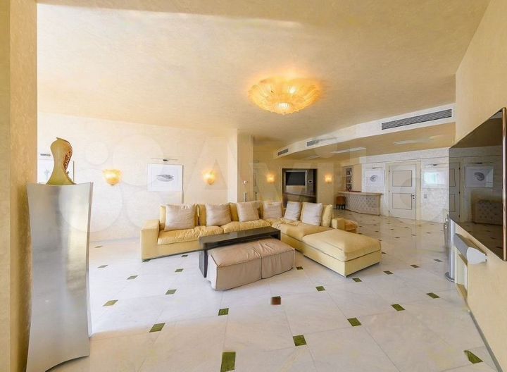 3-к. квартира, 171 м², 17/22 эт.