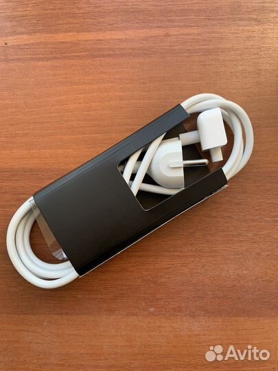 Провод для зарядки MacBook