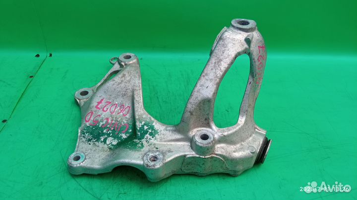 Кронштейн передней подвески для Honda Civic 5D