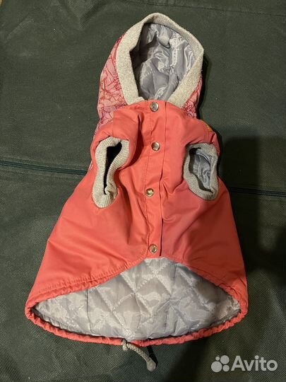 Теплая жилетка с капюшоном для животных