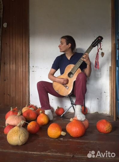 Мезмай. Учитель по музыке