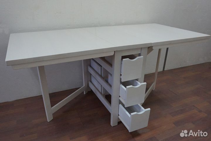 Стол-книжка из массива дерева