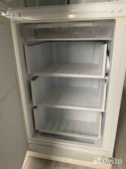 Холодильник indesit