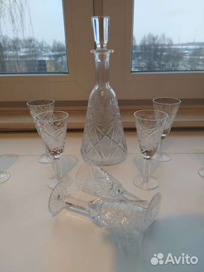 Штоф и 8 рюмок Гусь-Хрустальный