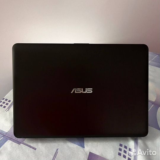 Ноутбук asus