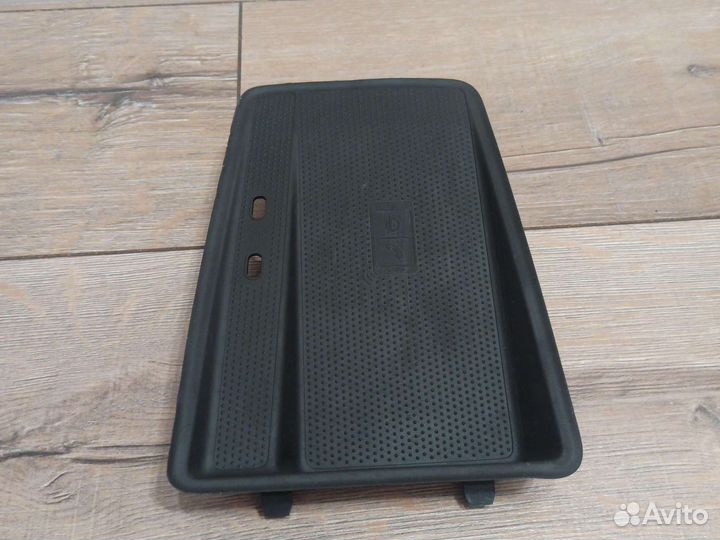 Беспроводная зарядка VAG