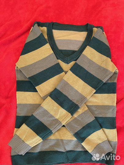 Свитер в полоску