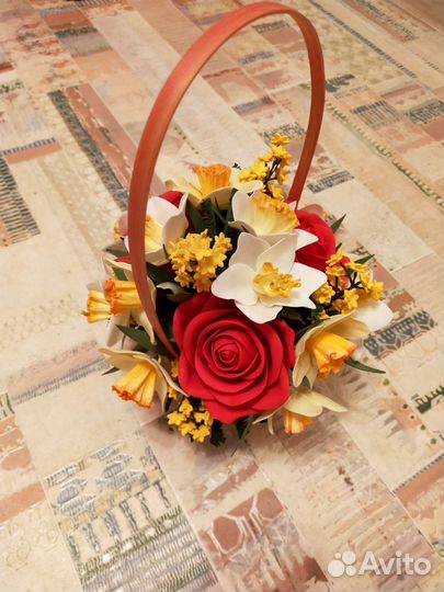 Букет-комплимент Розы с нарциссами