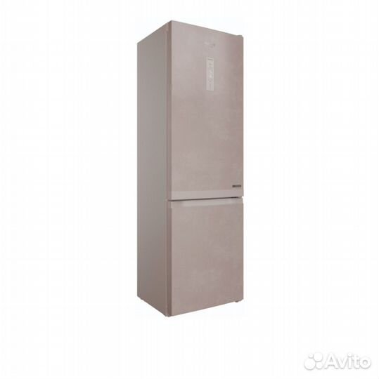 Холодильник с нижней морозильной камерой Hotpoint