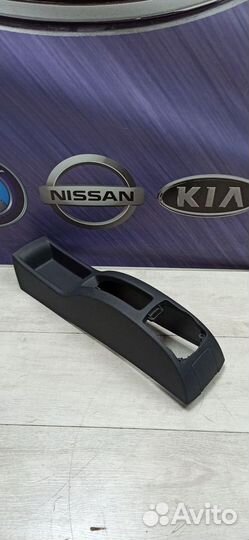 Консоль между сидений центральная Renault logan 2