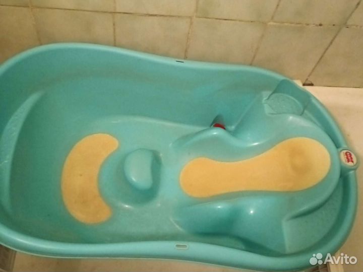 Детская ванночка для купания с подставкой