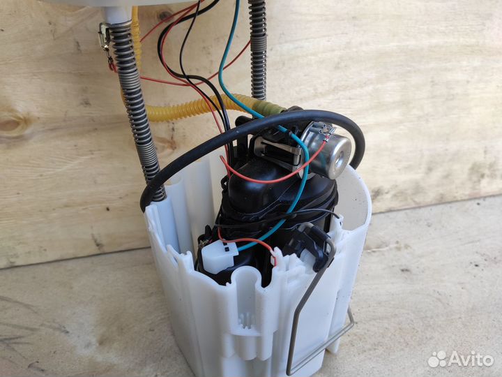 Насос топливный A18XER на Опель Astra J