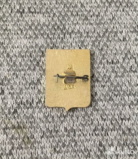 Значок времен СССР - Волгоград - Герб - Звезда