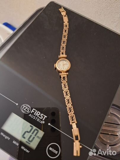 Часы наручные женские чайка СССР, золотые