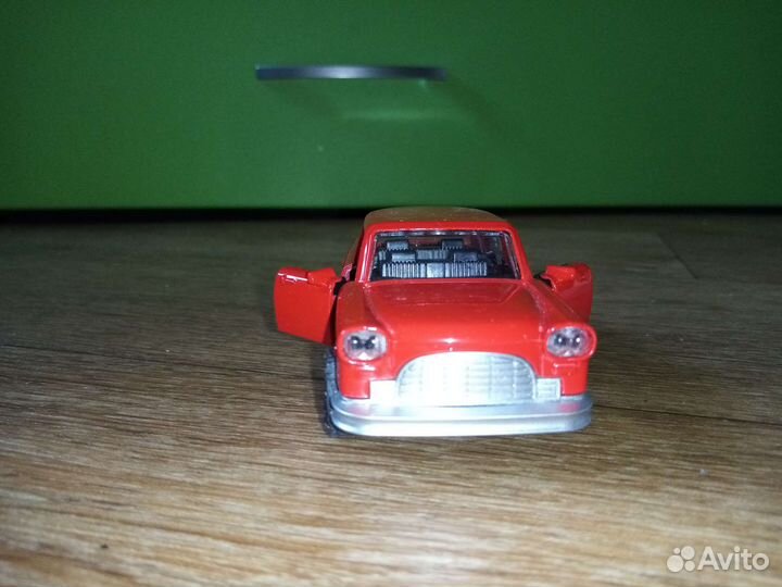 Гараж и машинки