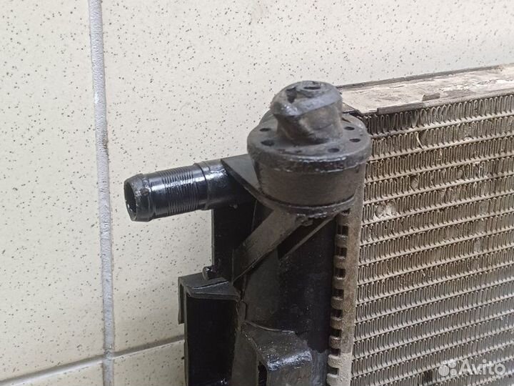 Радиатор охлаждения Renault Megane 2 (унив) 1.5