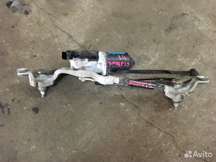 Трапеция стеклоочистителей с моторчиком