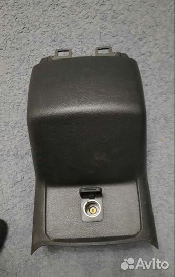 Задняя крышка центрального тунеля Мондео 5