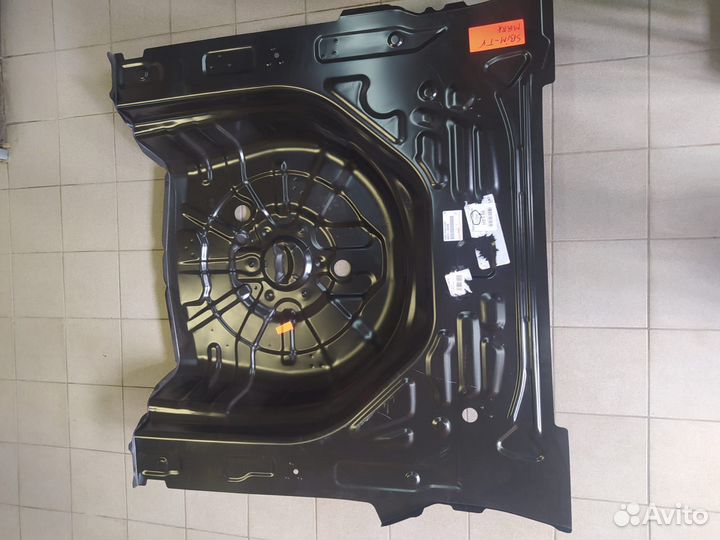 Ниша запасного колеса(часть кузова) Corolla 180