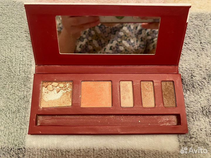 Палетка теней soda essence revolution yves rosher