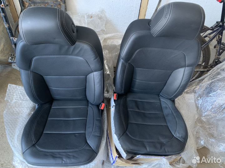 Салон на W166