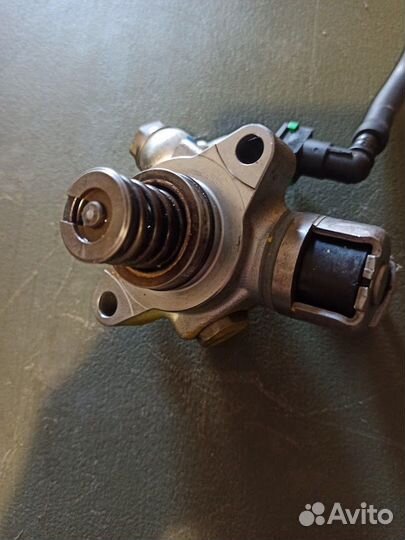 Топливный насос Mazda Axela